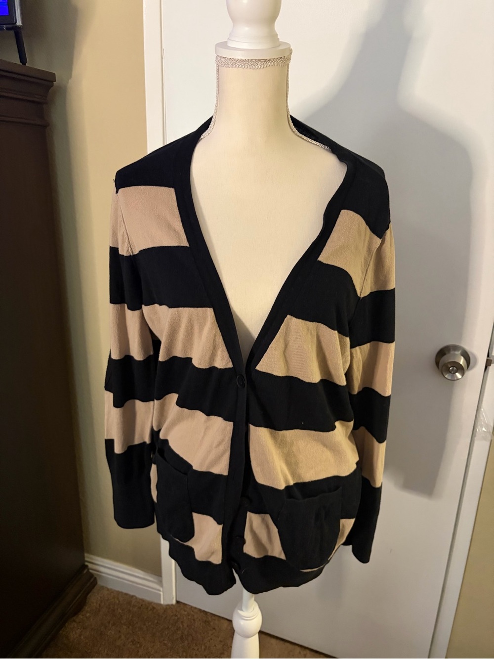 Black and Tan Striped V-Neck Cardigan Women’s 1X